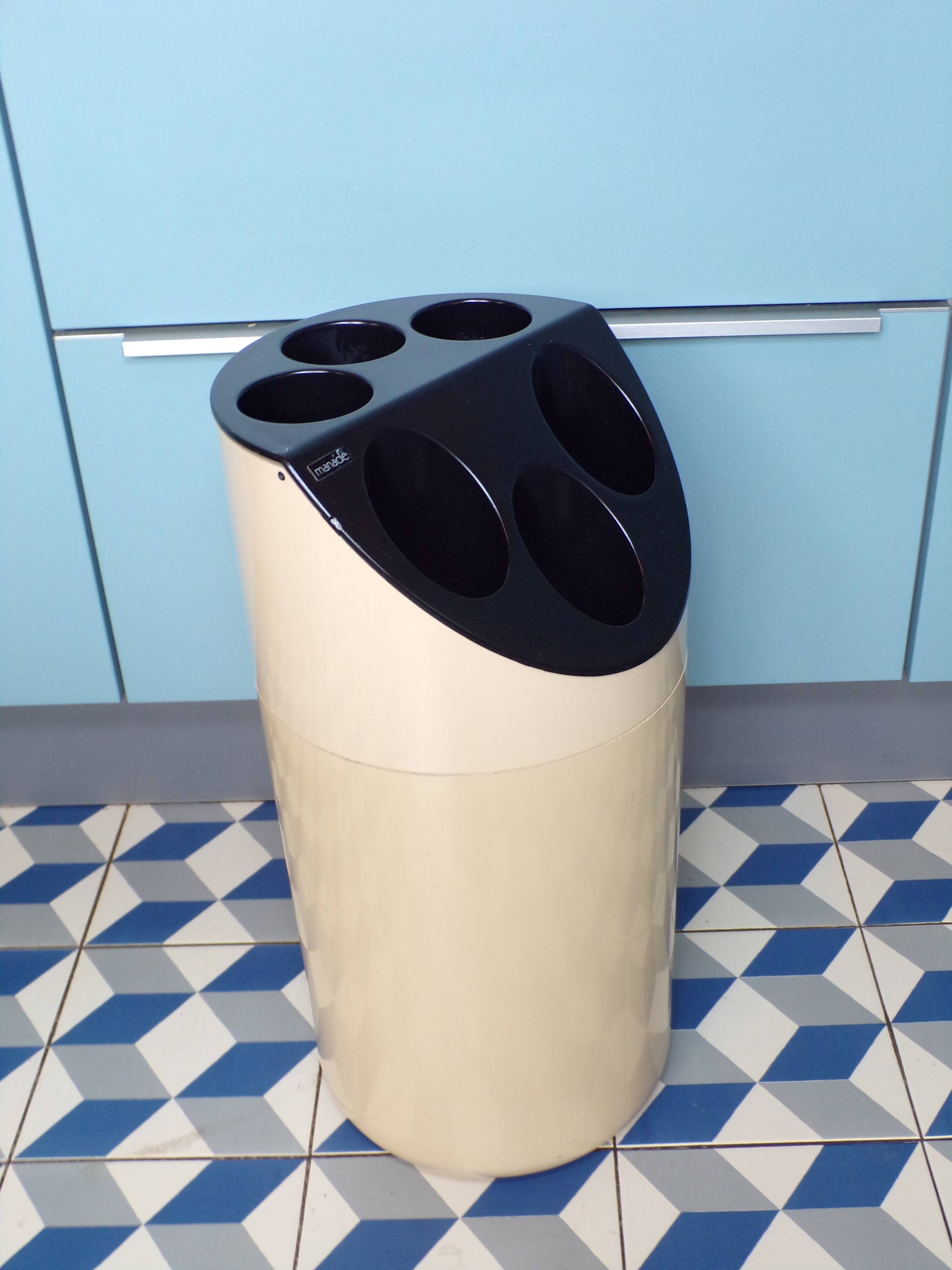 Samp umbrella stand Manade collection by Jean-René Talopp beige