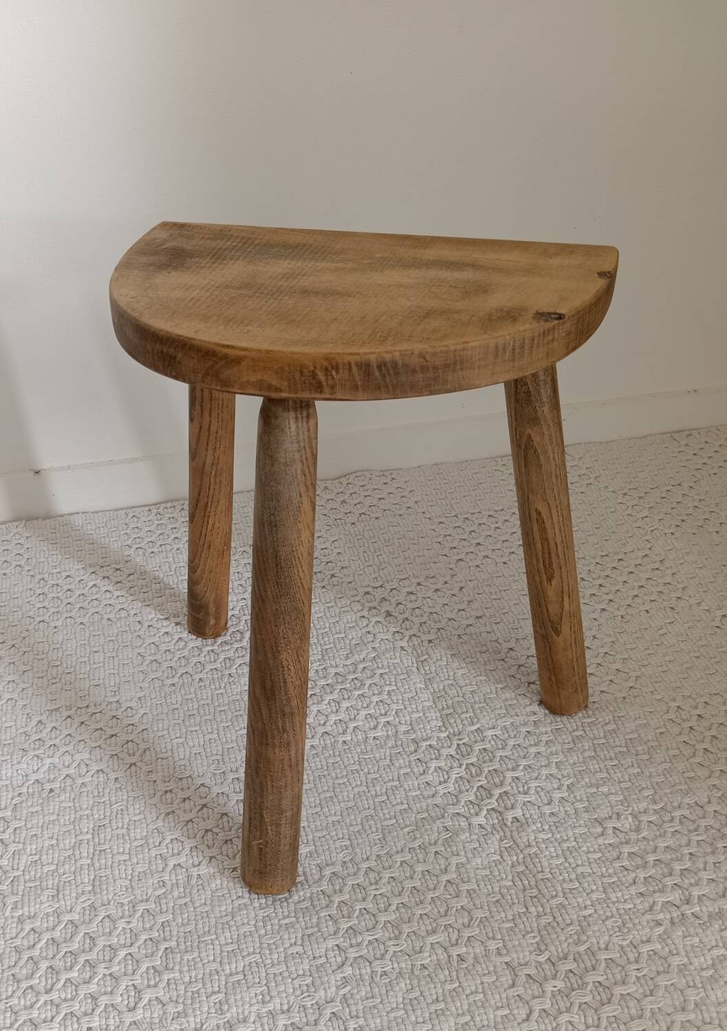 Tabouret tripode