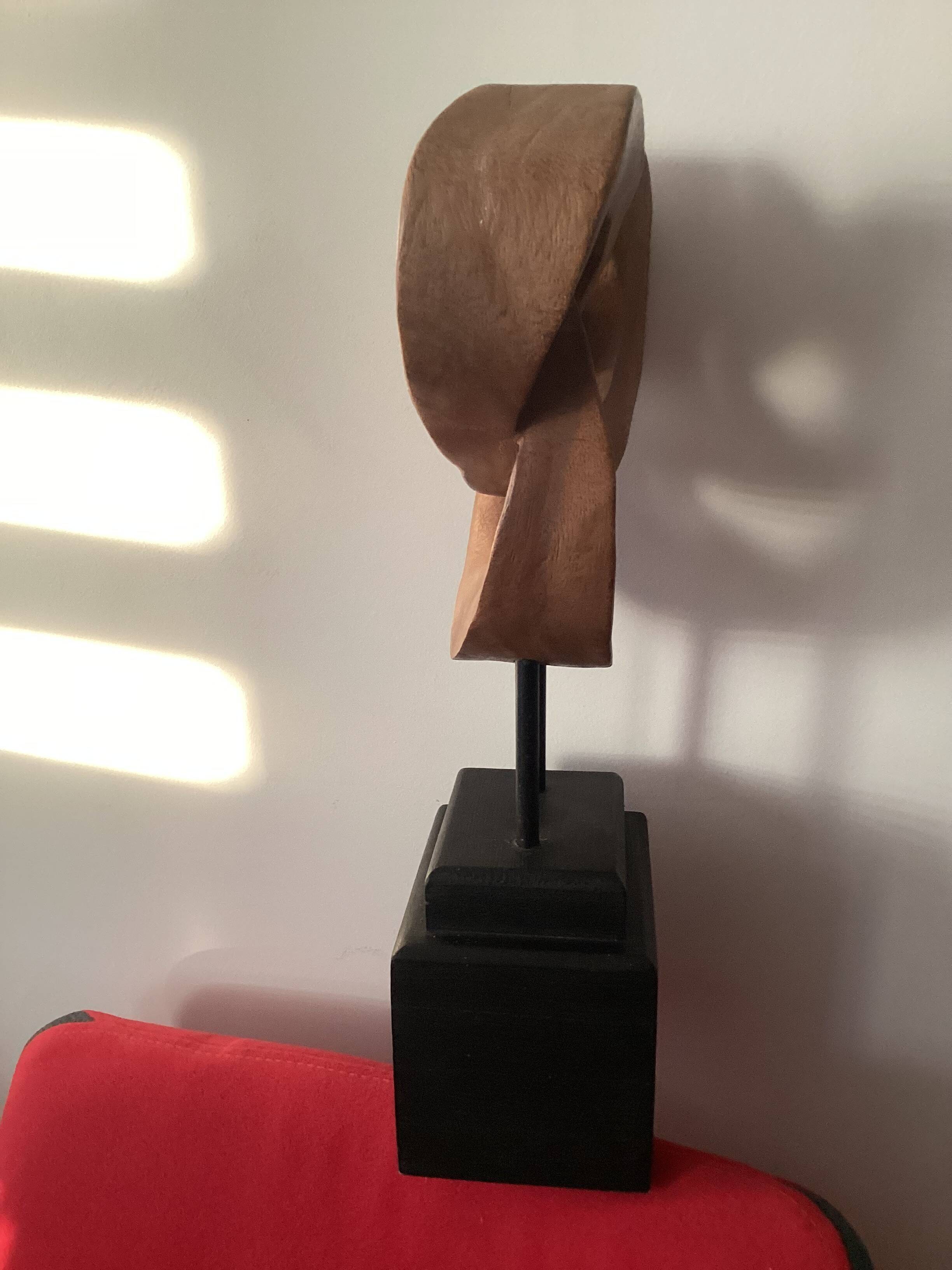 Sculpture moderne en bois
