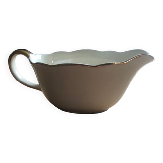 Gravy boat