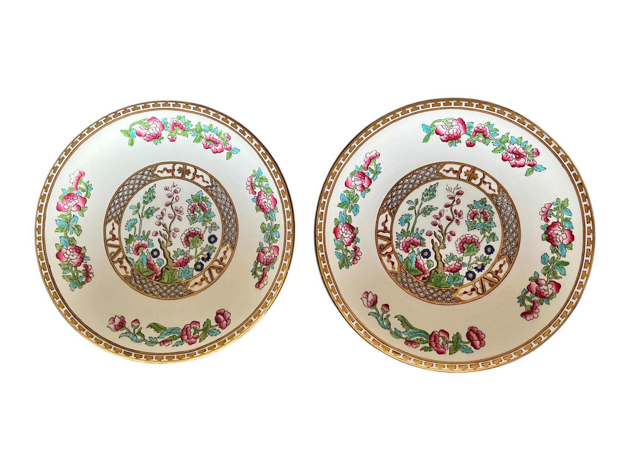 Two English porcelain plates by Bridgewood from the 20th century.