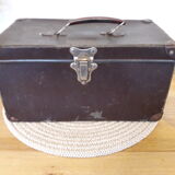Valise en carton bouillie