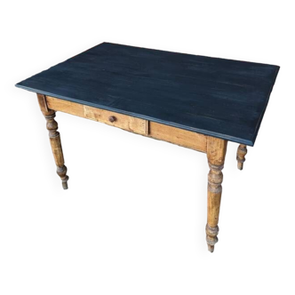 Table turned legs