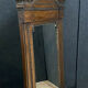 Miroir Renaissance de forme pyramidale en bois naturel