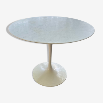Très belle table Tulip en marbre d'Eero Saarinen pour Knoll