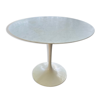 Marble Tulip table by Eero Saarinen for Knoll