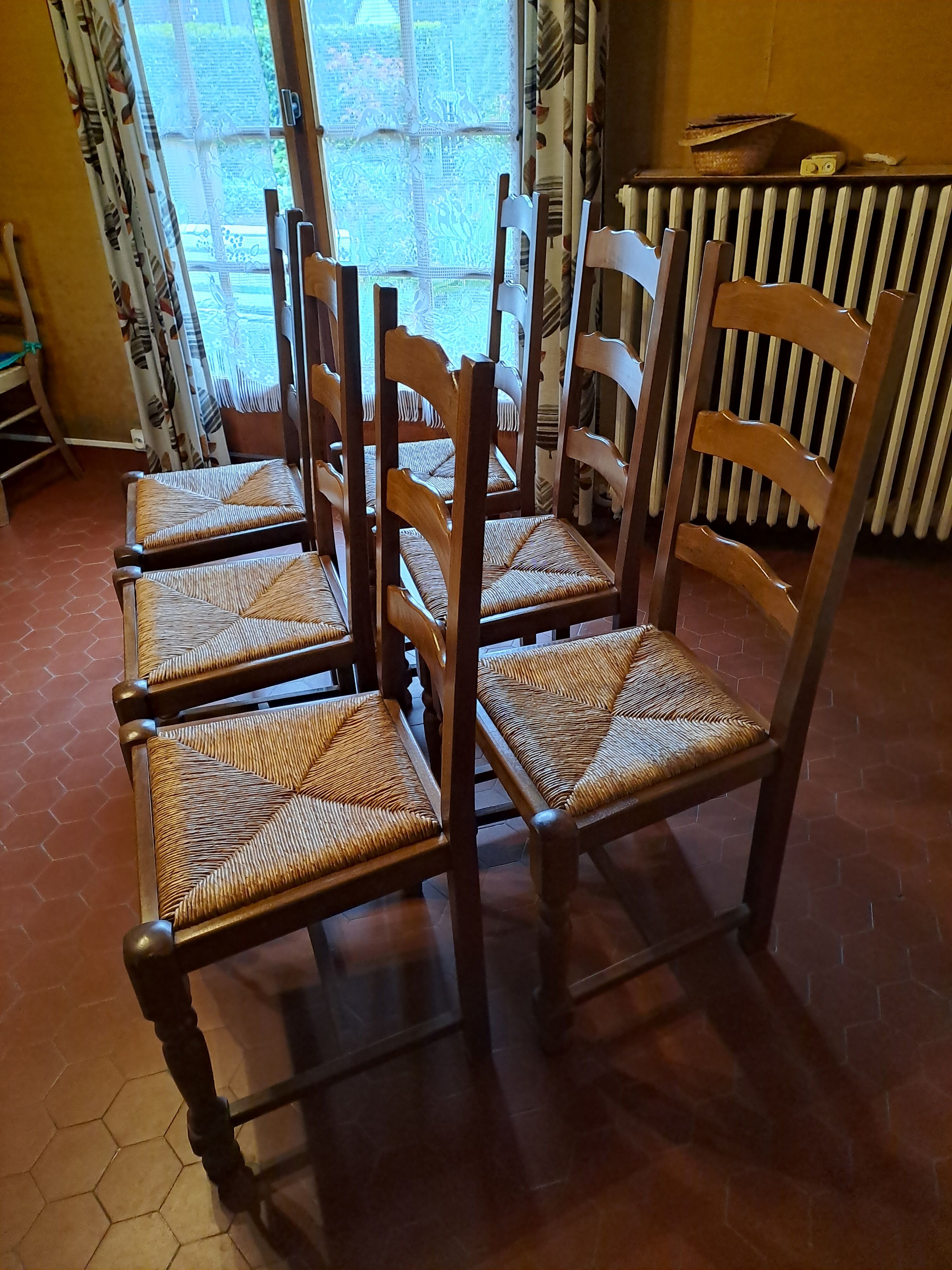 Set of 6 dining chairs
