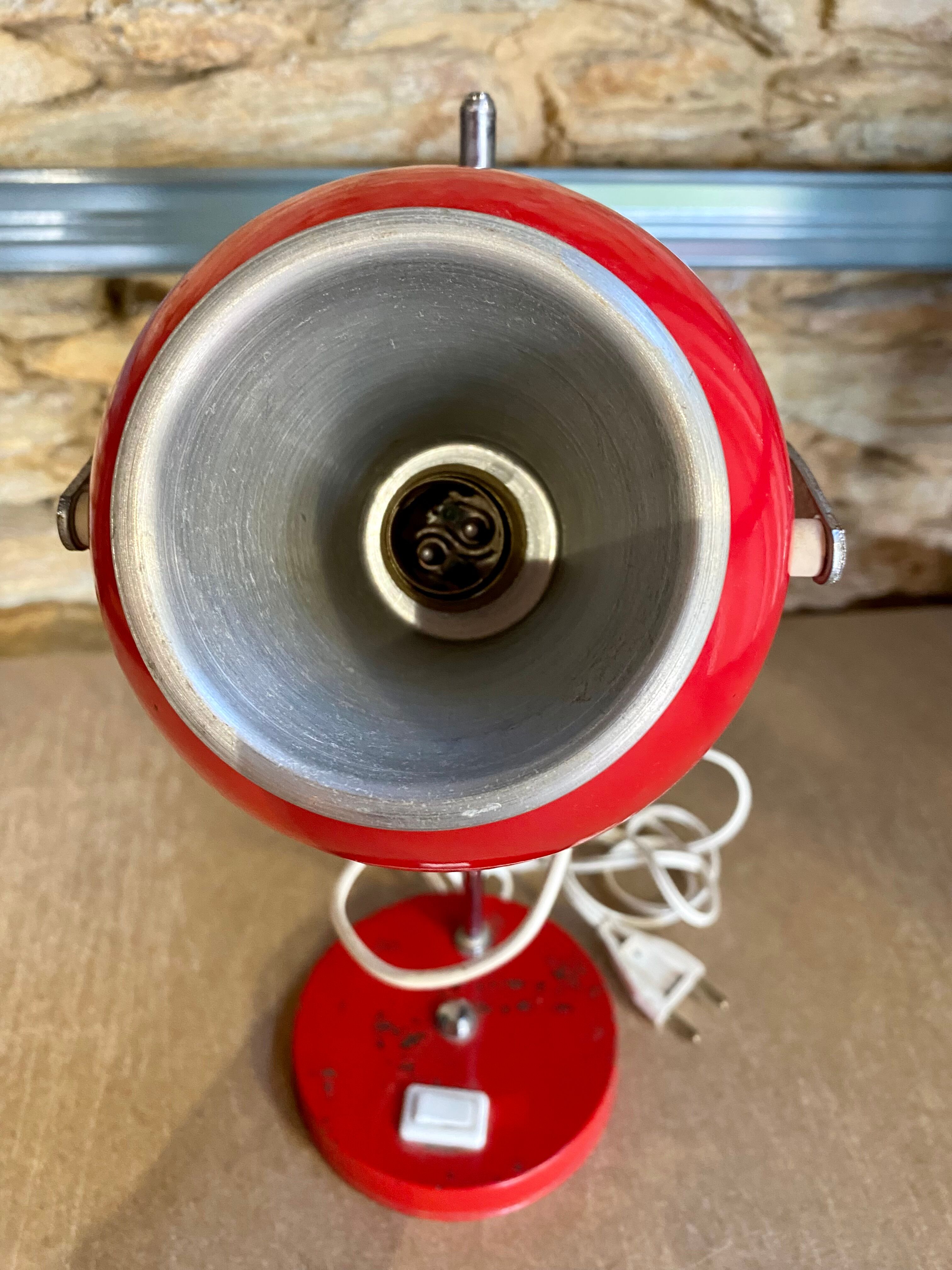 Red eyeball lamp 1970
