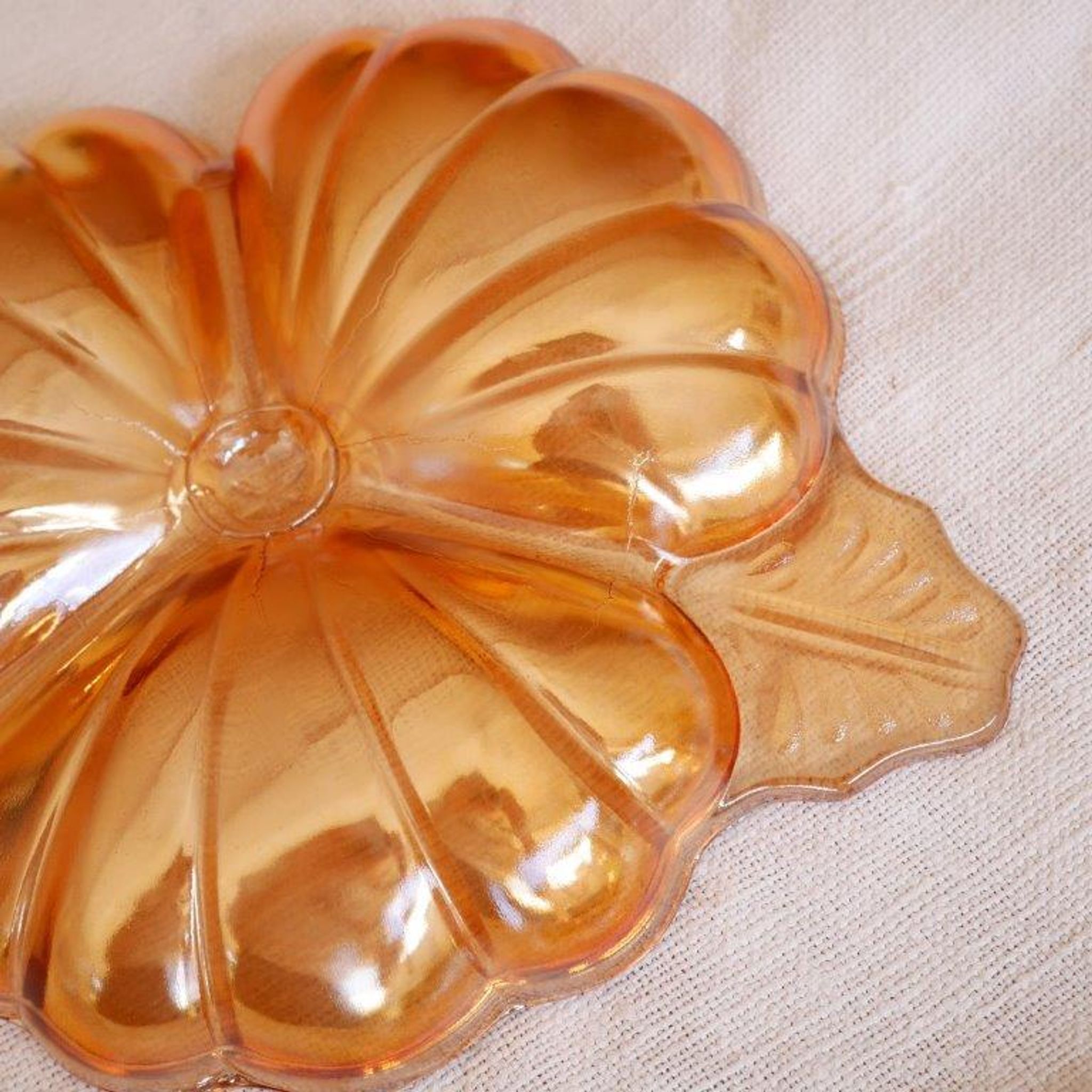 Vide-poche fleur orangé irisé