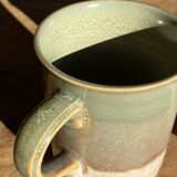 Deux mugs staffordshire