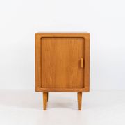 Cabinet avec porte tambour par CFC Silkeborg