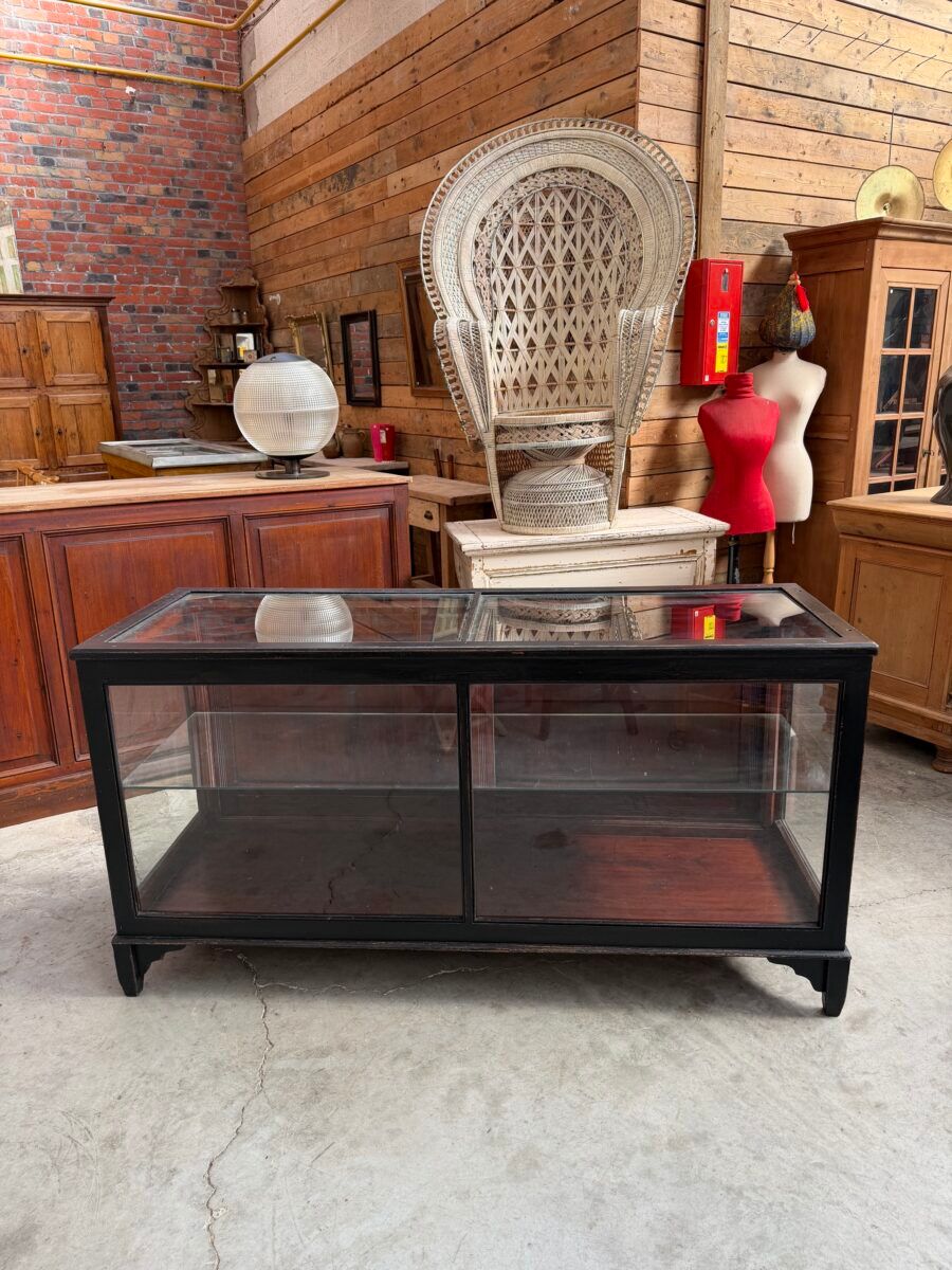 Showcase counter from the early 20th century.