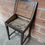 Ancien pupitre d'écolier en bois noirci