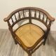 Chaise d’angle en bois et cannage