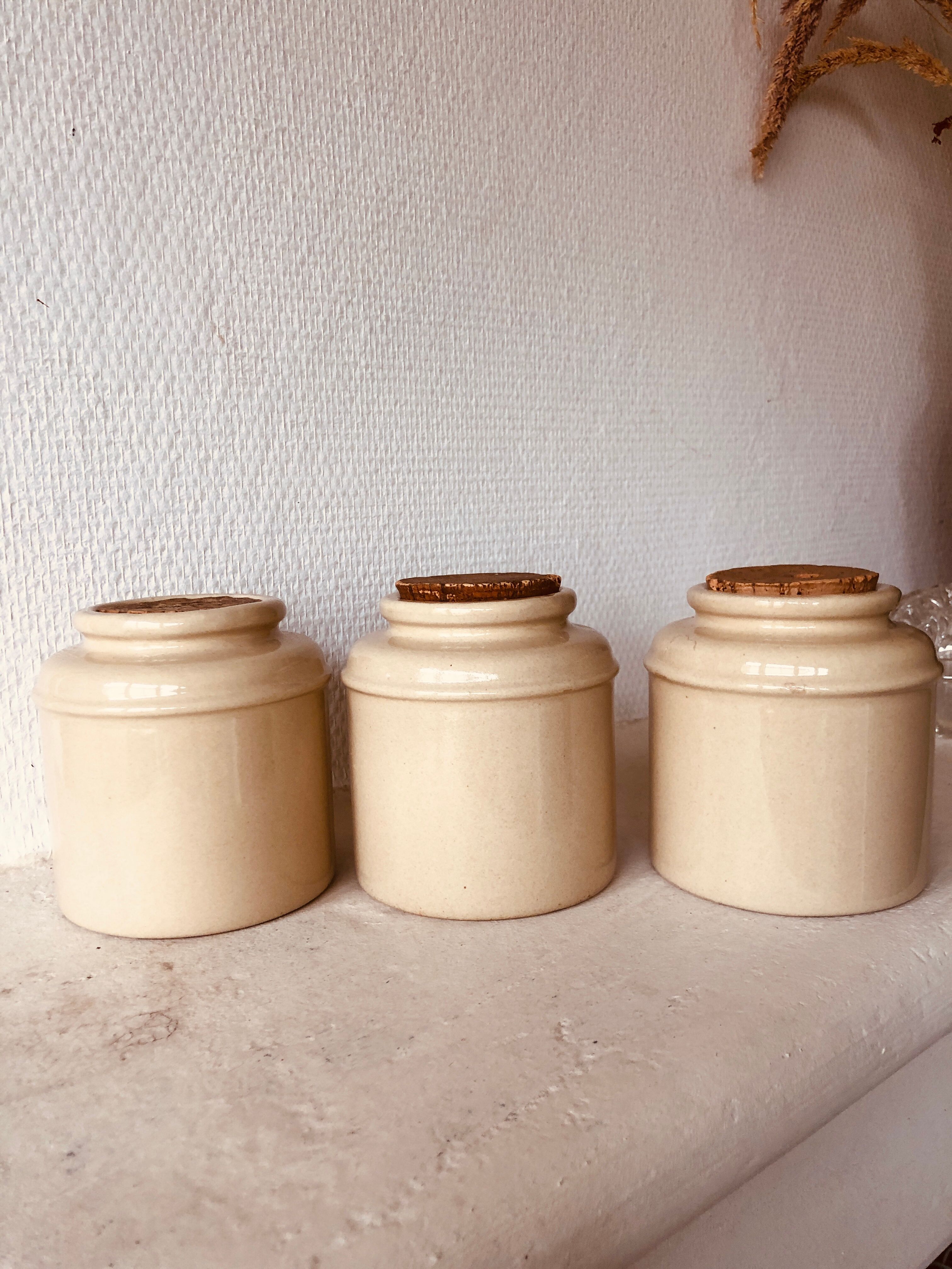 Ceramic pots