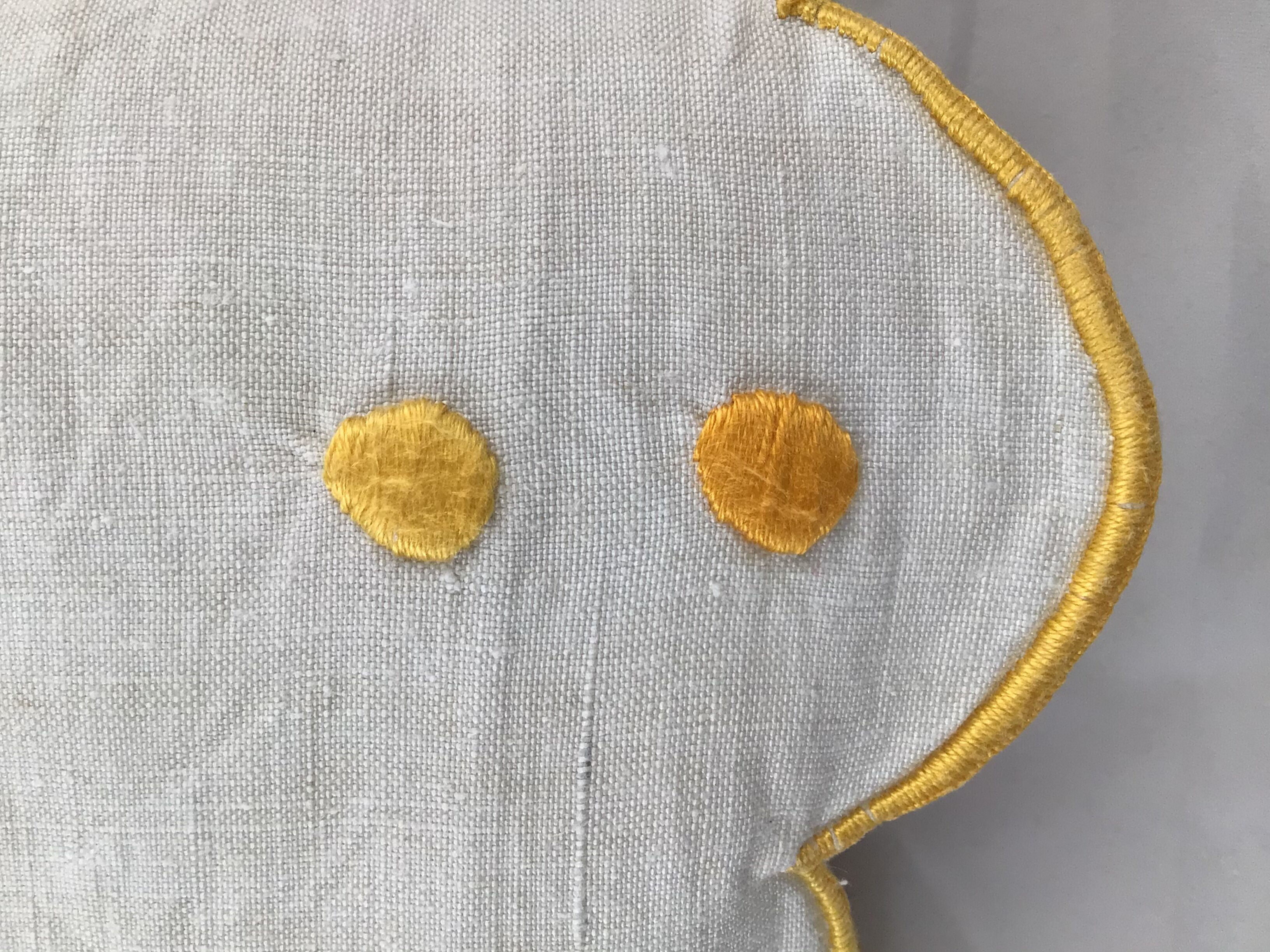 2-seater drap embroidered CR gold yellow scalloped edge