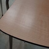 Chaise en formica