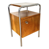Table de chevet fonctionnaliste