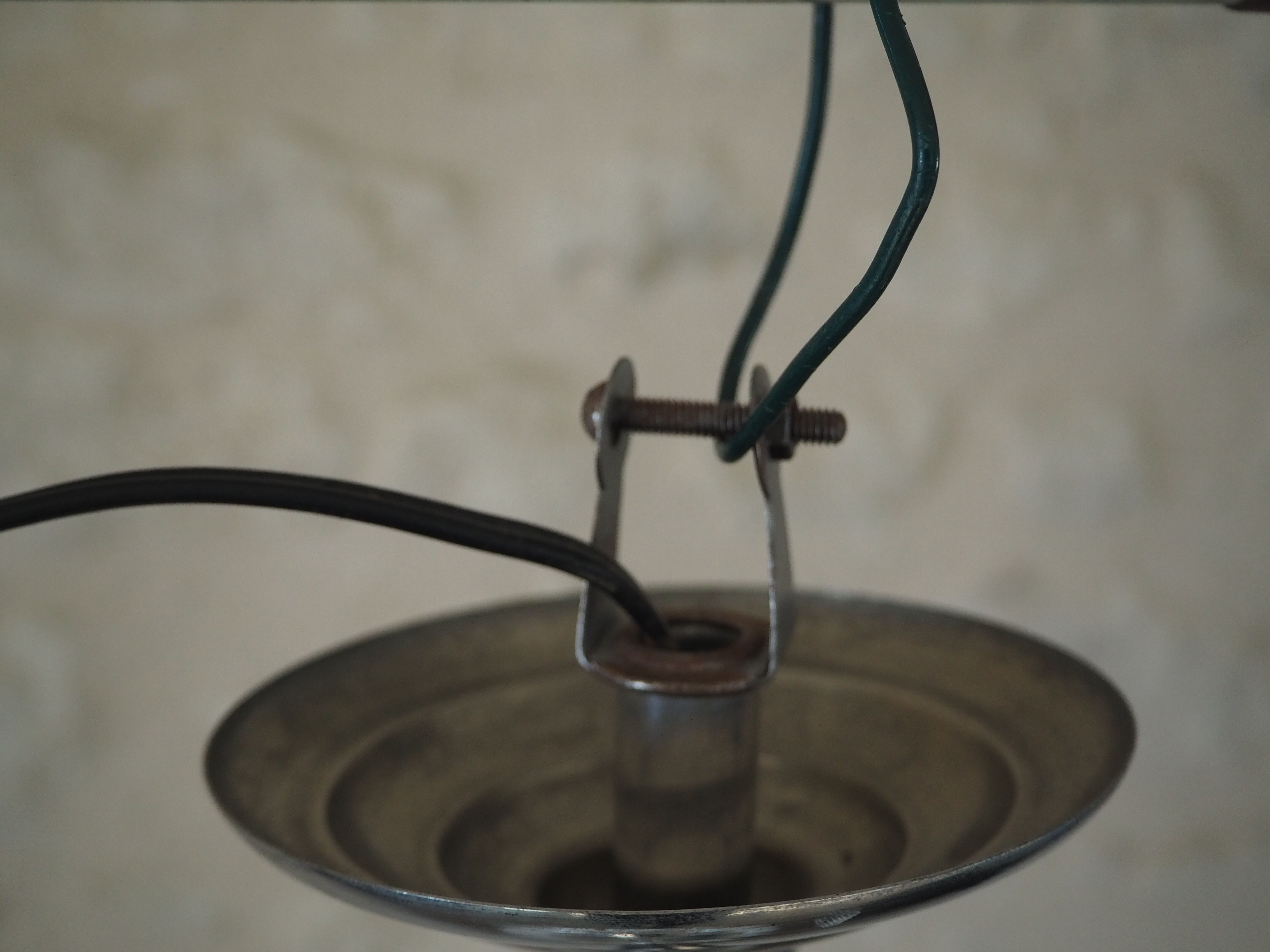 Art deco globe pendant light in white opaline and aluminum rod