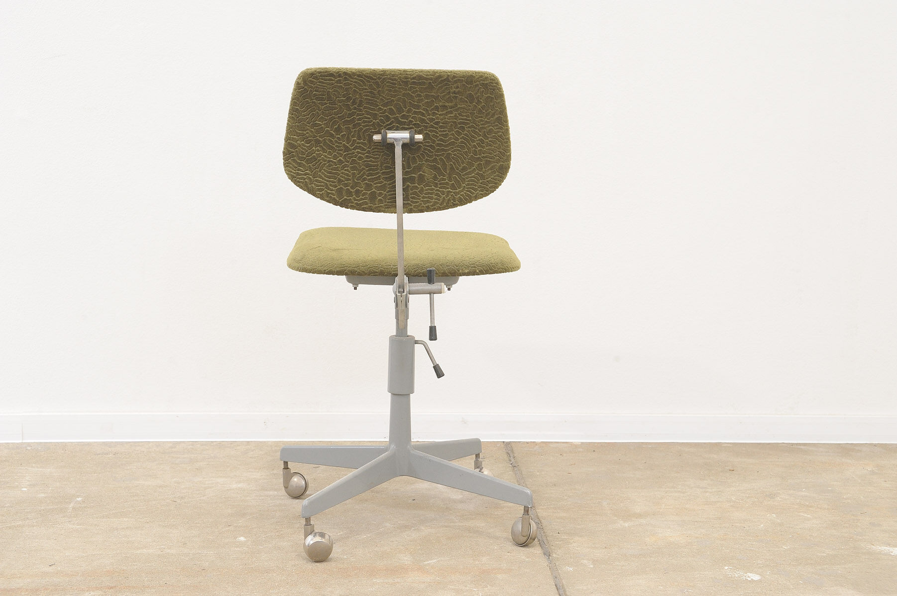 Midcentury swivel desk chair by Kovona 1950s