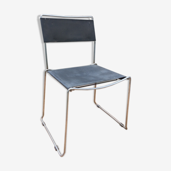 Half-tone and chrome chair
