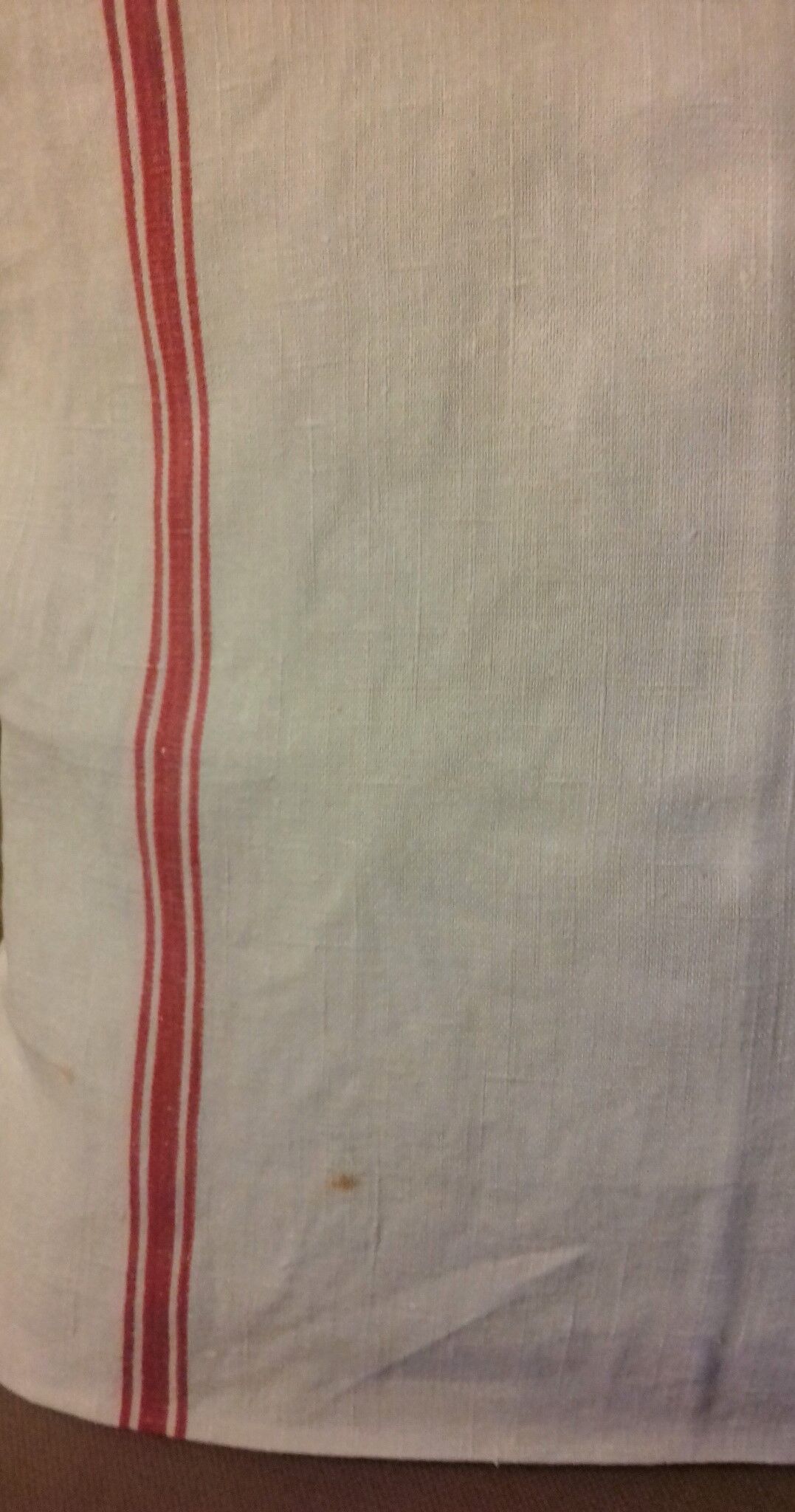 Former flax torchon cushion red stripes monogram b