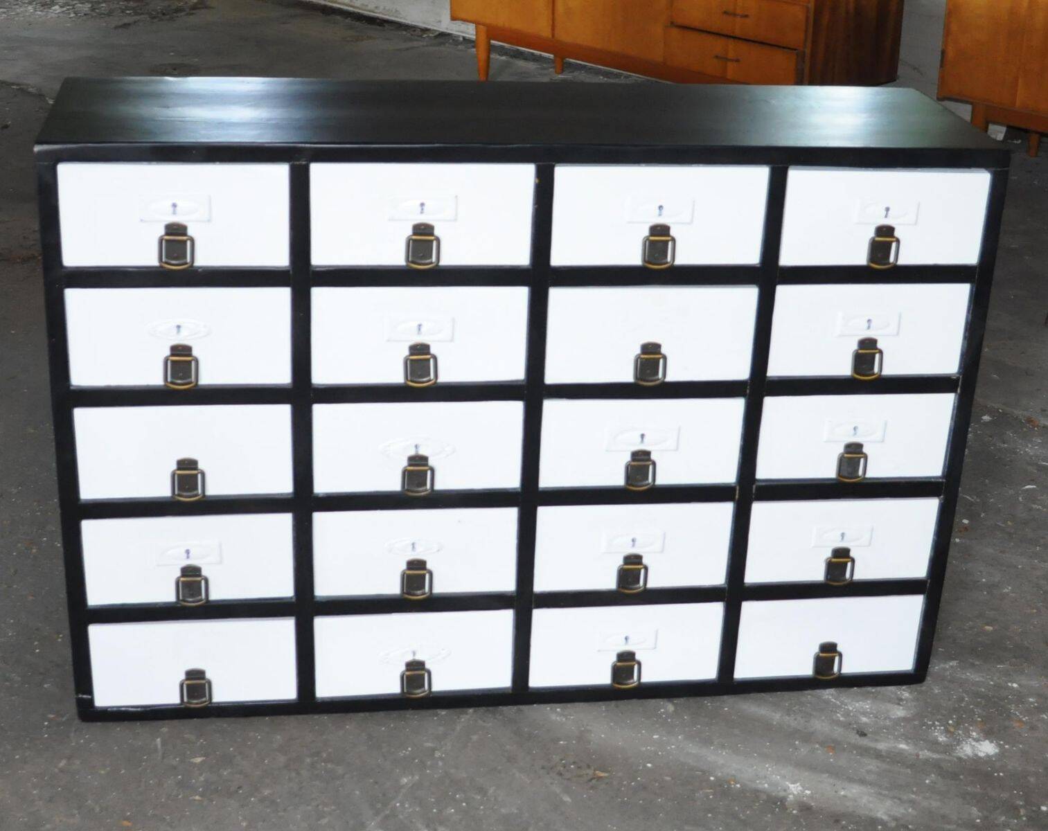 Vintage industrial chest of drawers in black and white pine, 20 drawers, 1950s apothecary style.