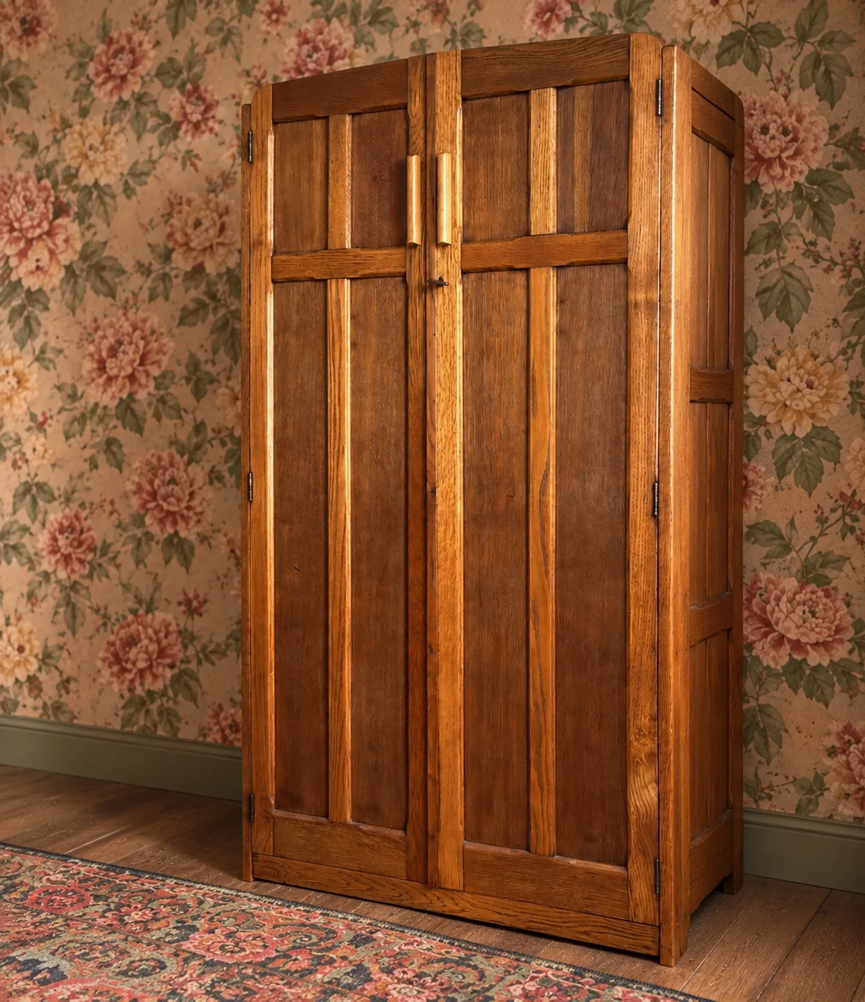 Small English oak wardrobe from the early 20th century with unusual proportions, a rarity.