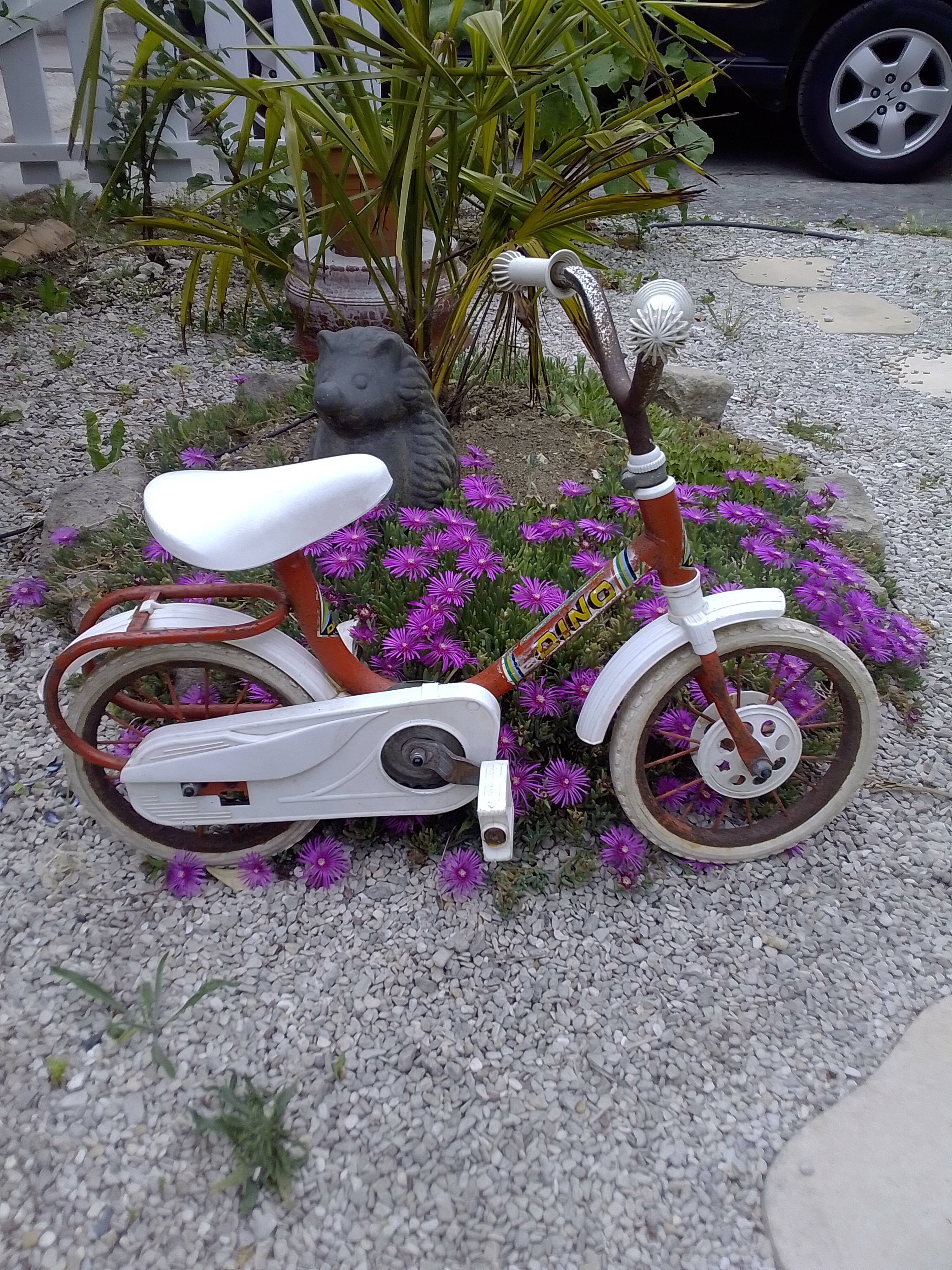 Vintage children's bike brand Dino