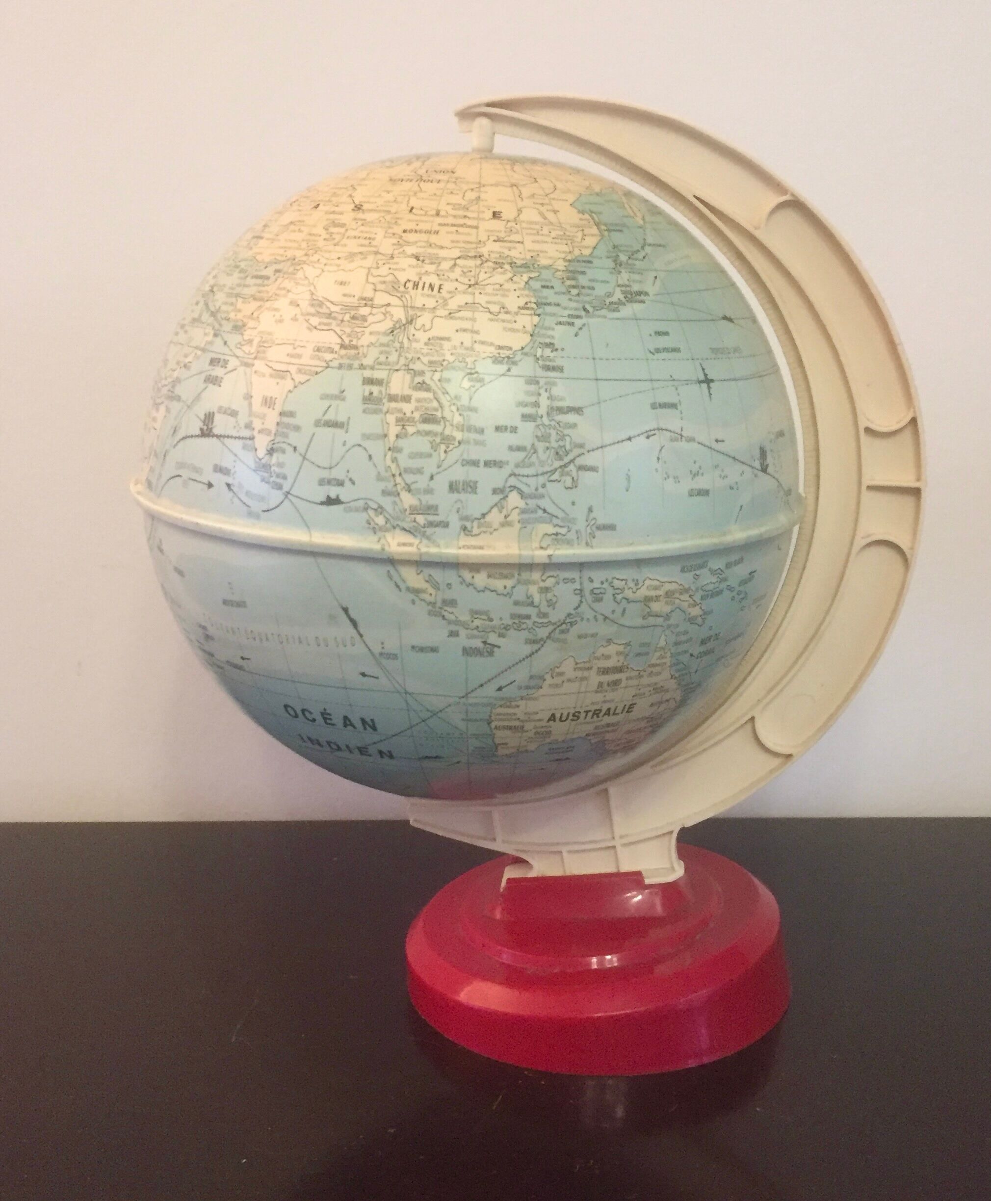 Globe - world map - vintage 50/60 - west germany - plastic