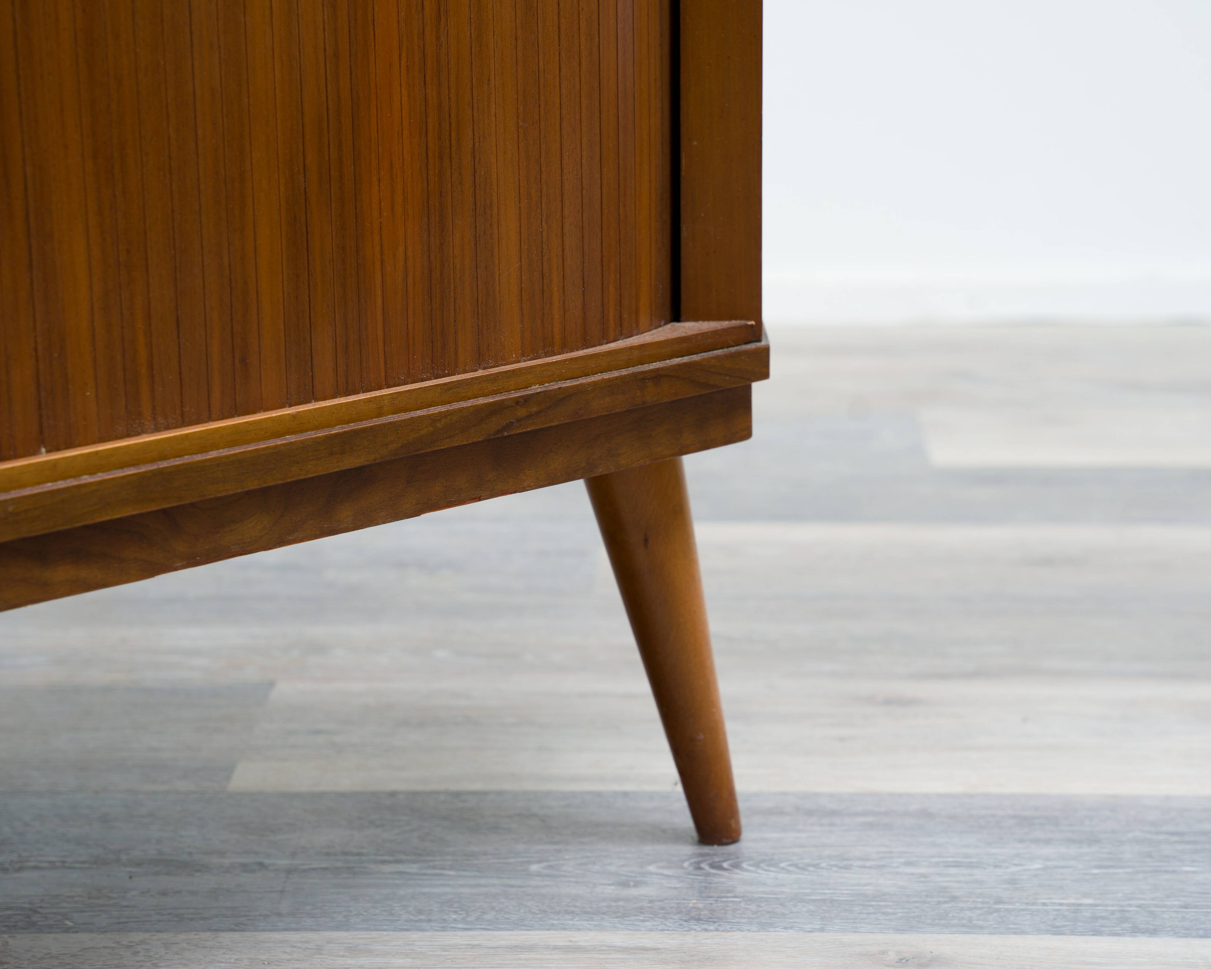 1950s chest of drawers/TV cabinet with sliding doors