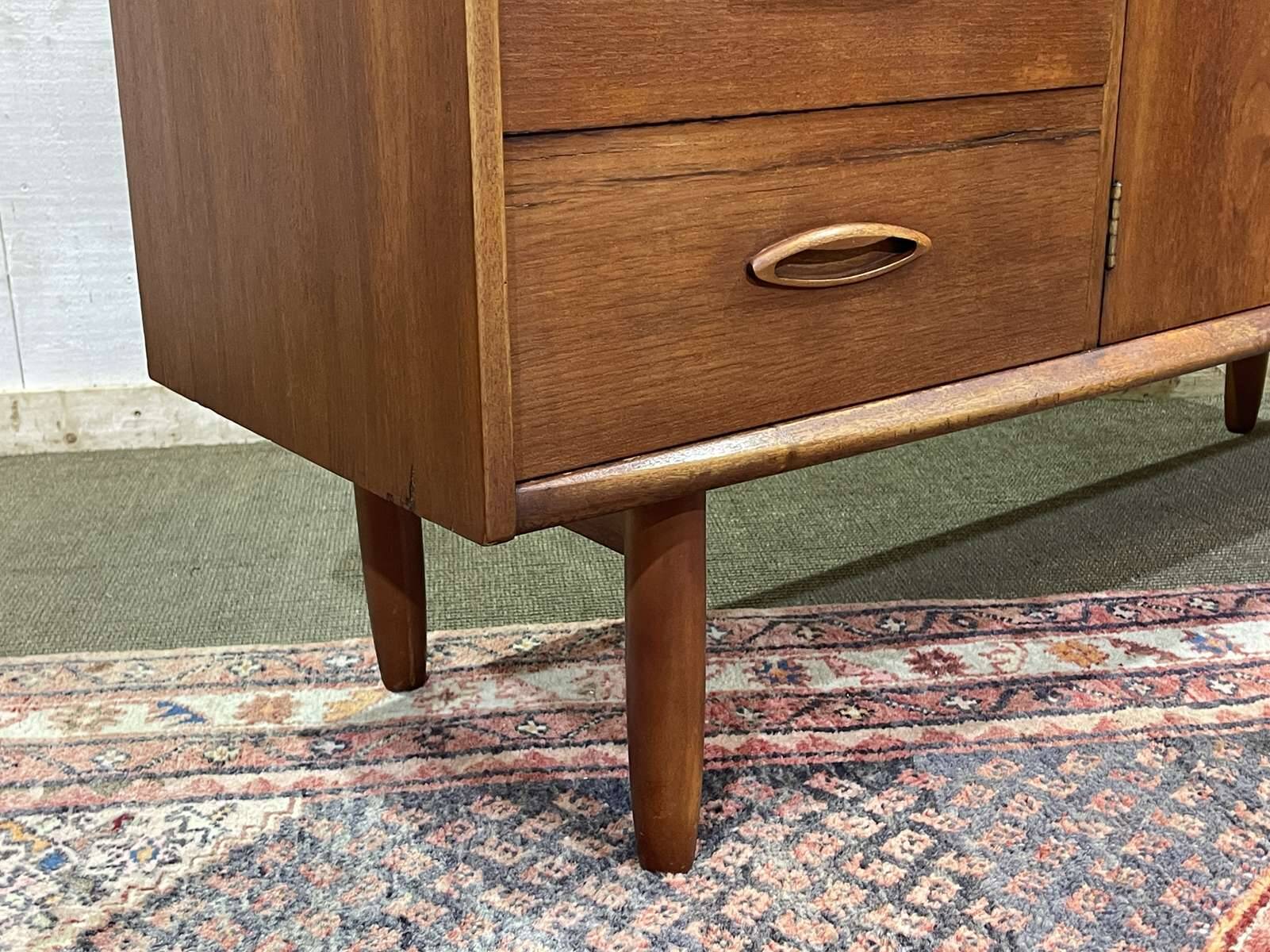 Buffet bar en teck anglais des années 70