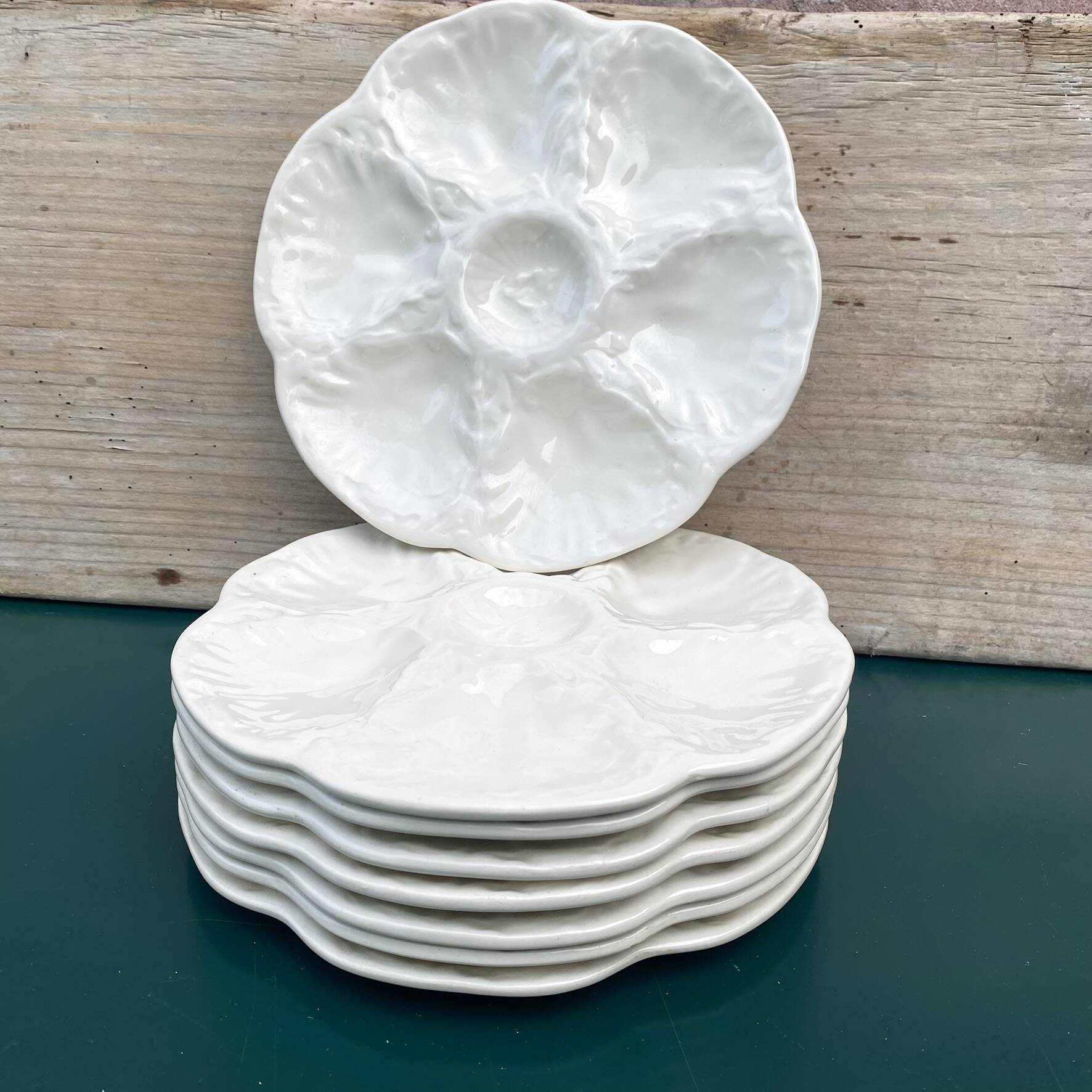 Assiettes à huîtres Gien en barbotine