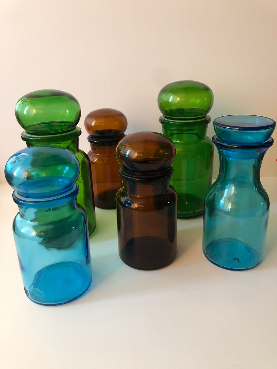 6 vintage colorful jars