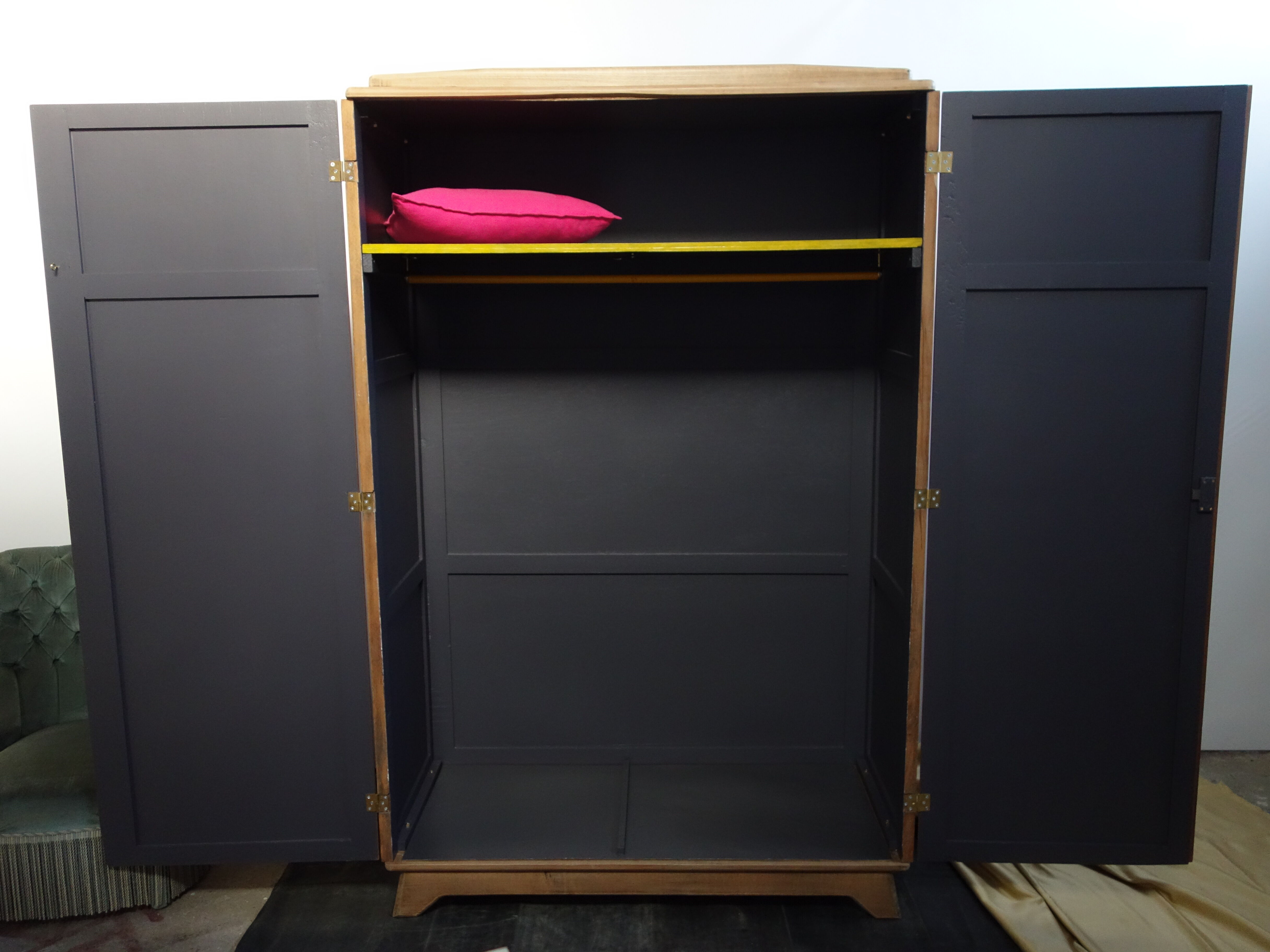 Walk-in wardrobe