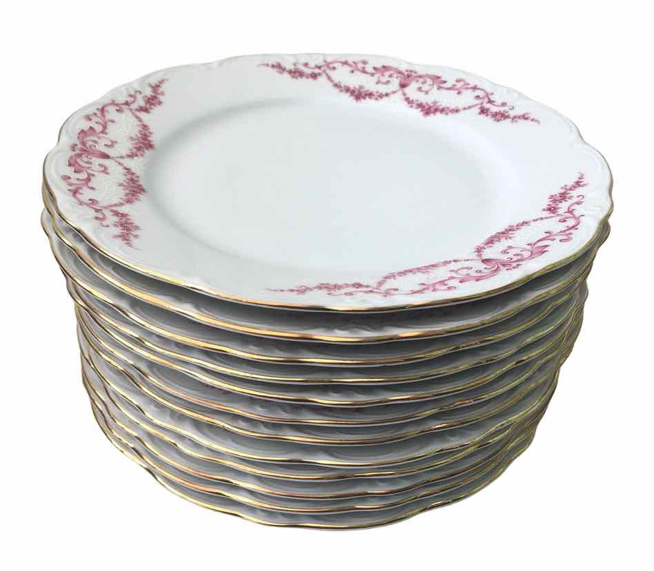 12 assiettes plates en porcelaine
