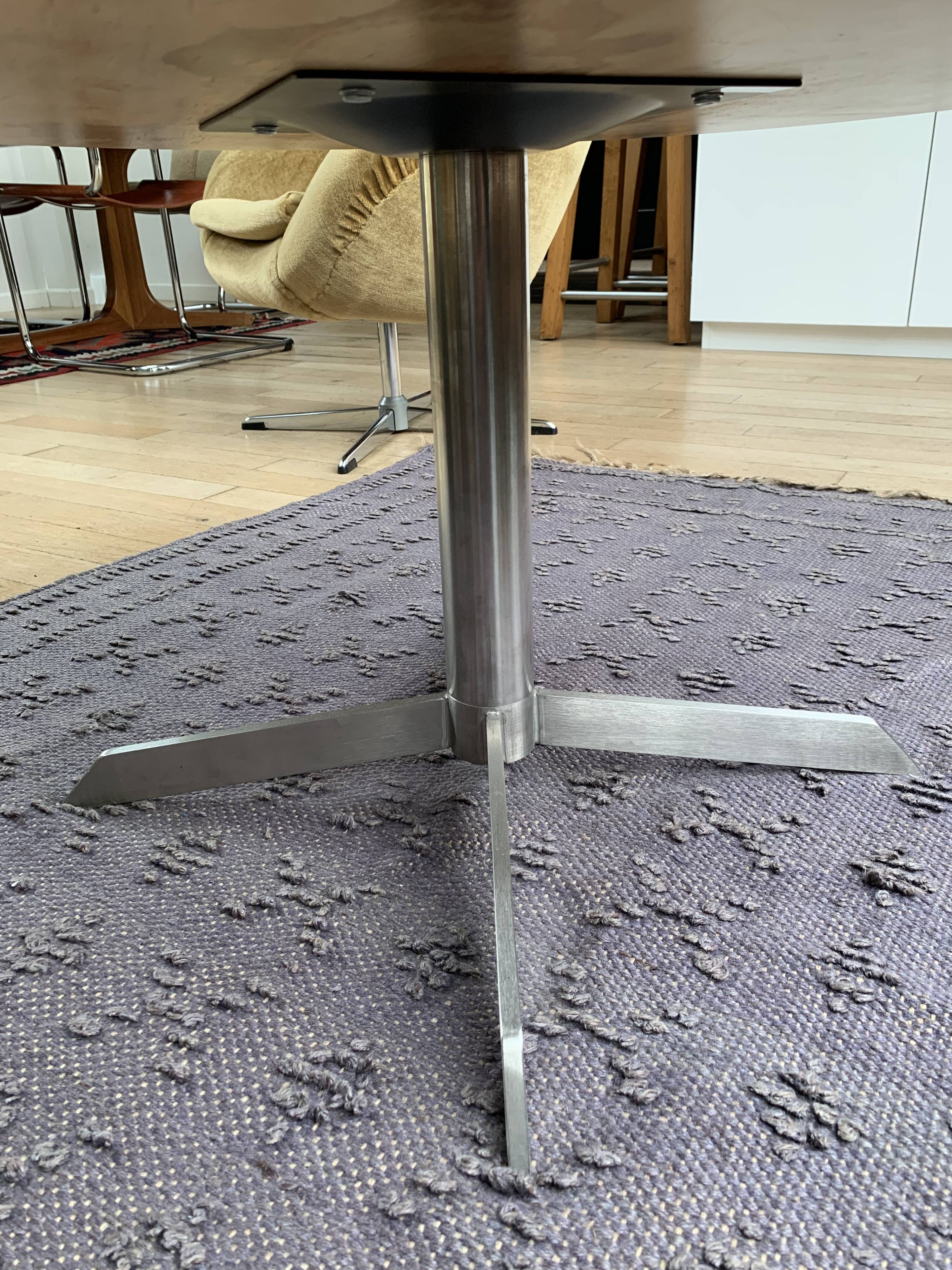 Coffee table bistro in walnut and steel foot