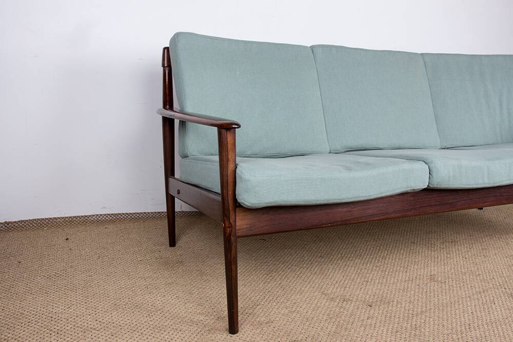 Canapé Danois 3 places en Palissandre et Tissu neuf par Grete Jalk pour Poul Jepessen 1960.