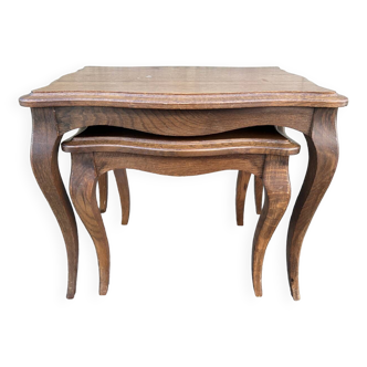 Ensemble de deux tables gigognes, esprit Louis XV, merisier, vintage, années 60