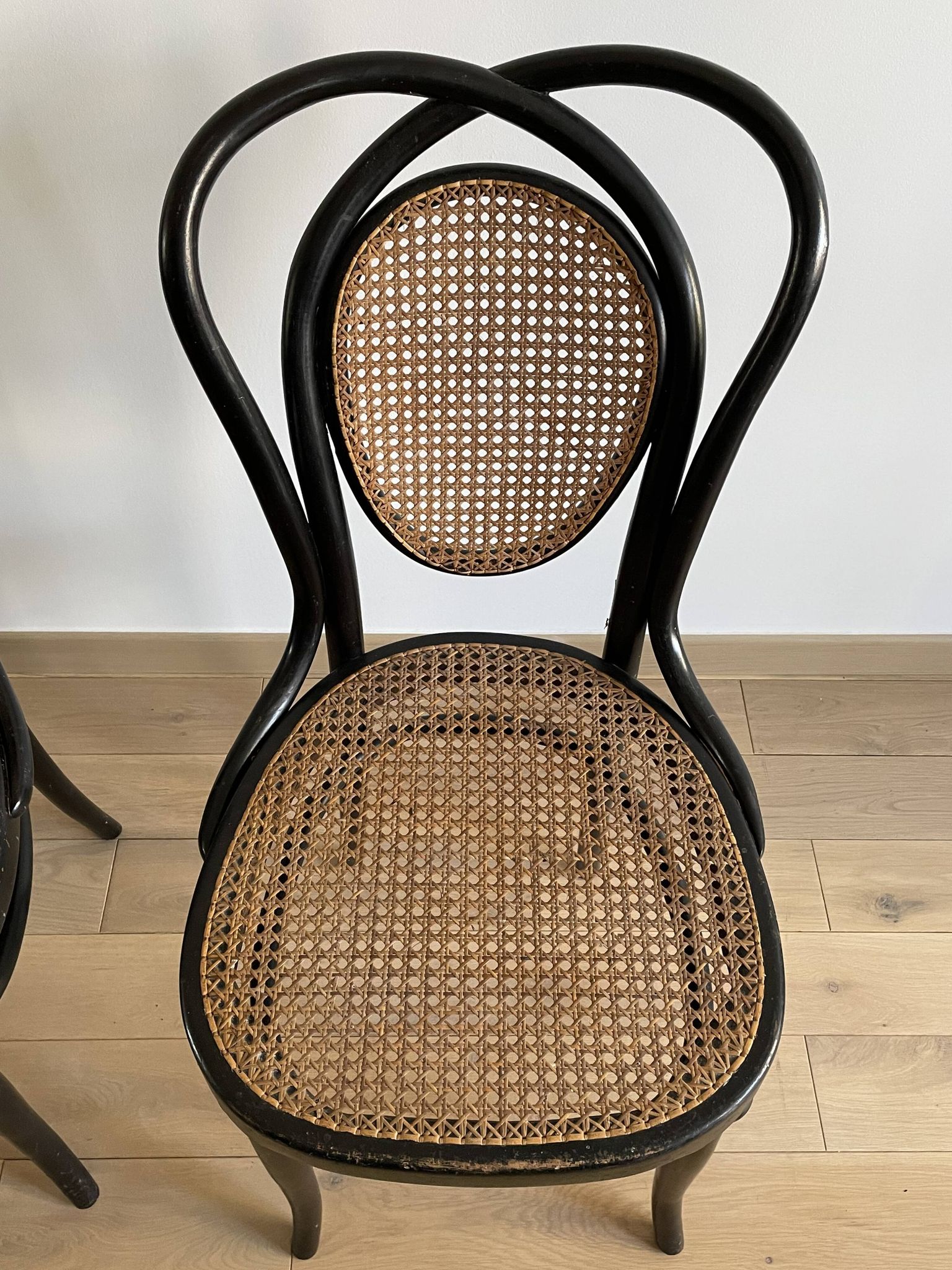 Série de 8 chaises viennoises N.33 de J&J Kohn, 1900