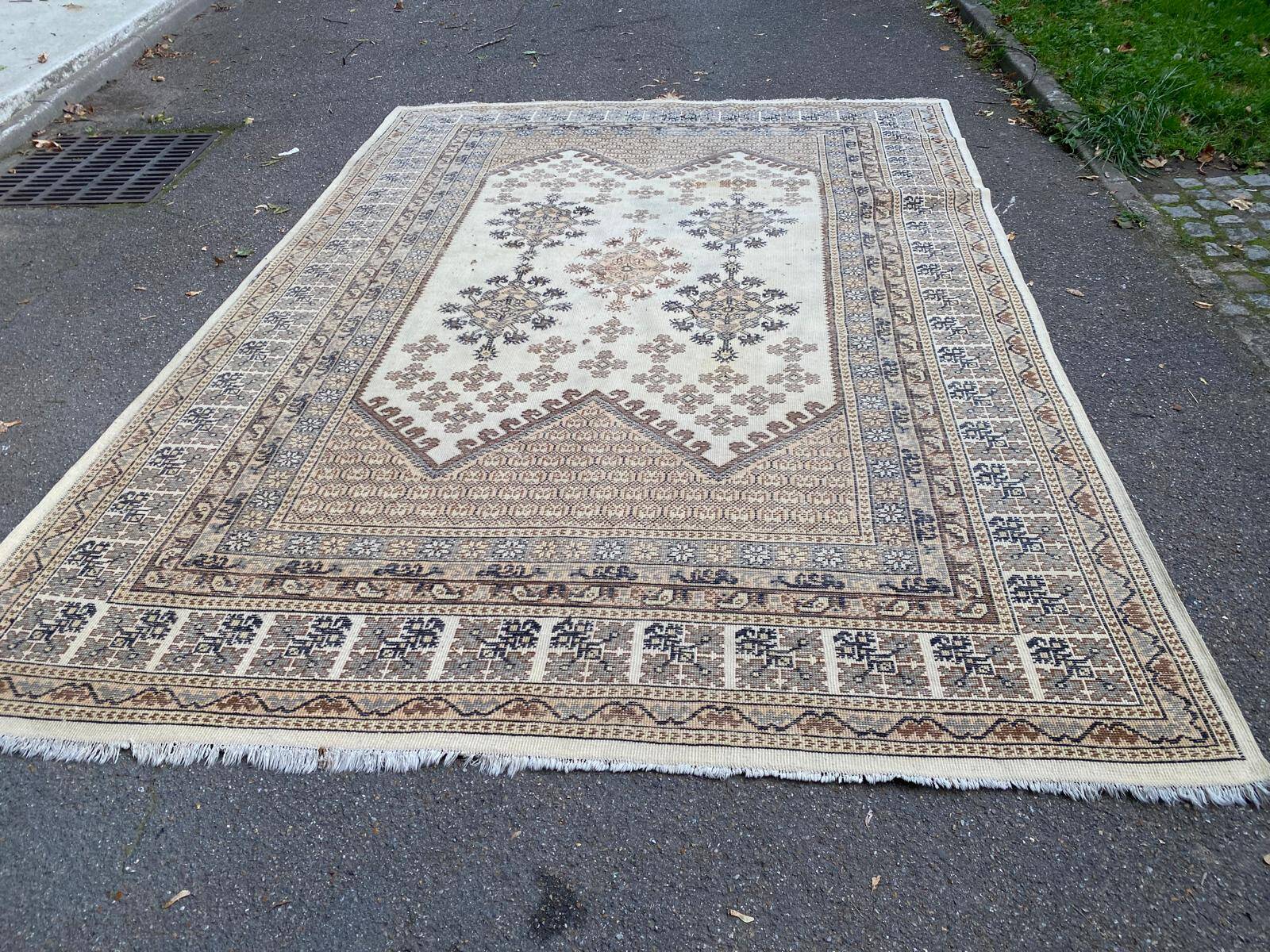 Large Persian rug beige brown wool knotted handmade 250x350cm