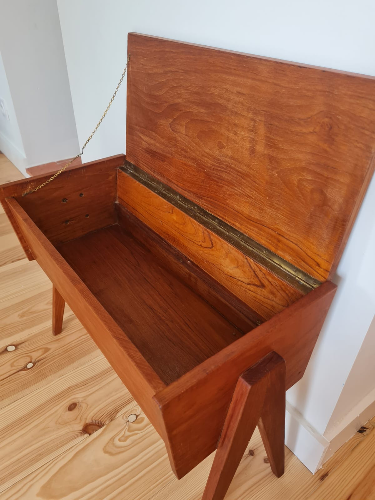 Bedside foot compass 1960