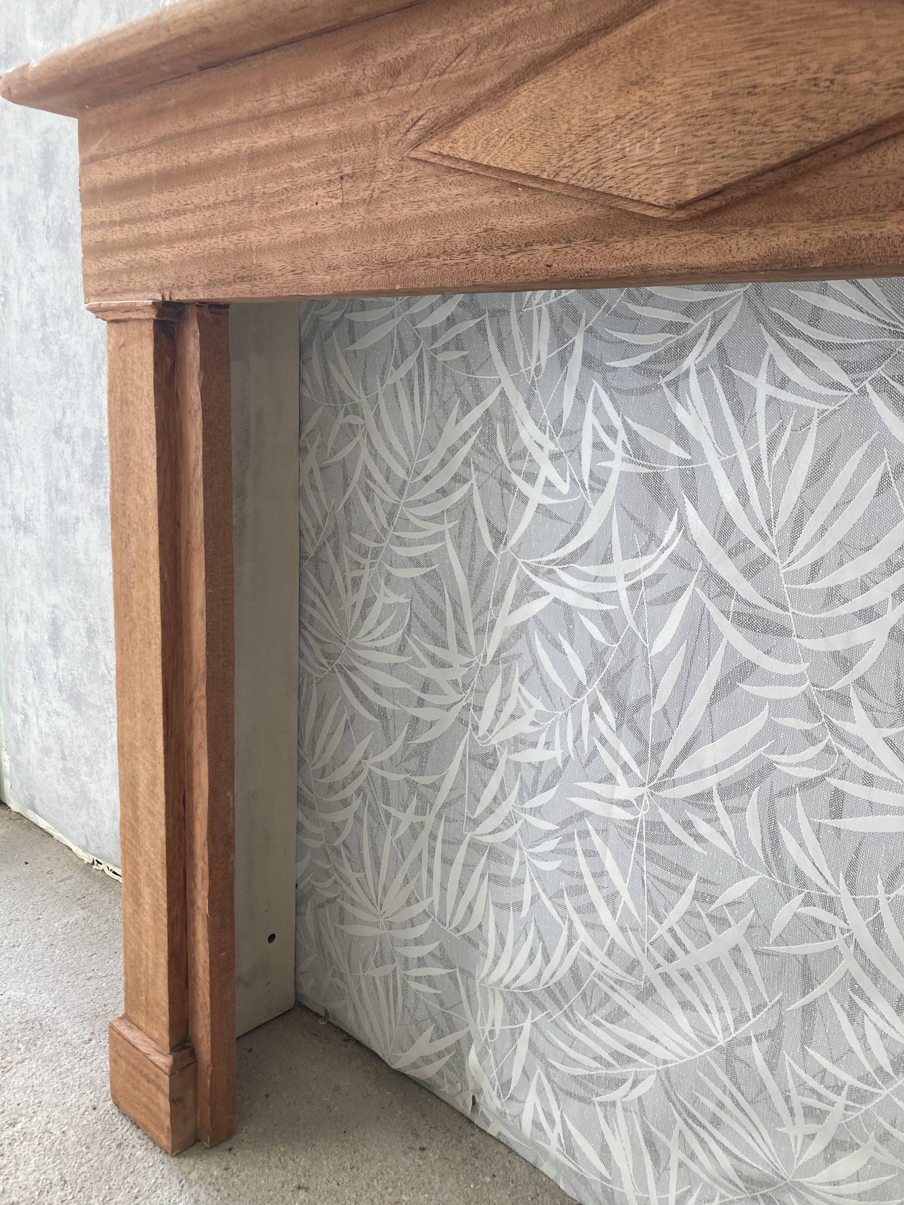 Fireplace mantle