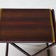 Ensemble de cinq tables d'appoint modernes en palissandre danois.