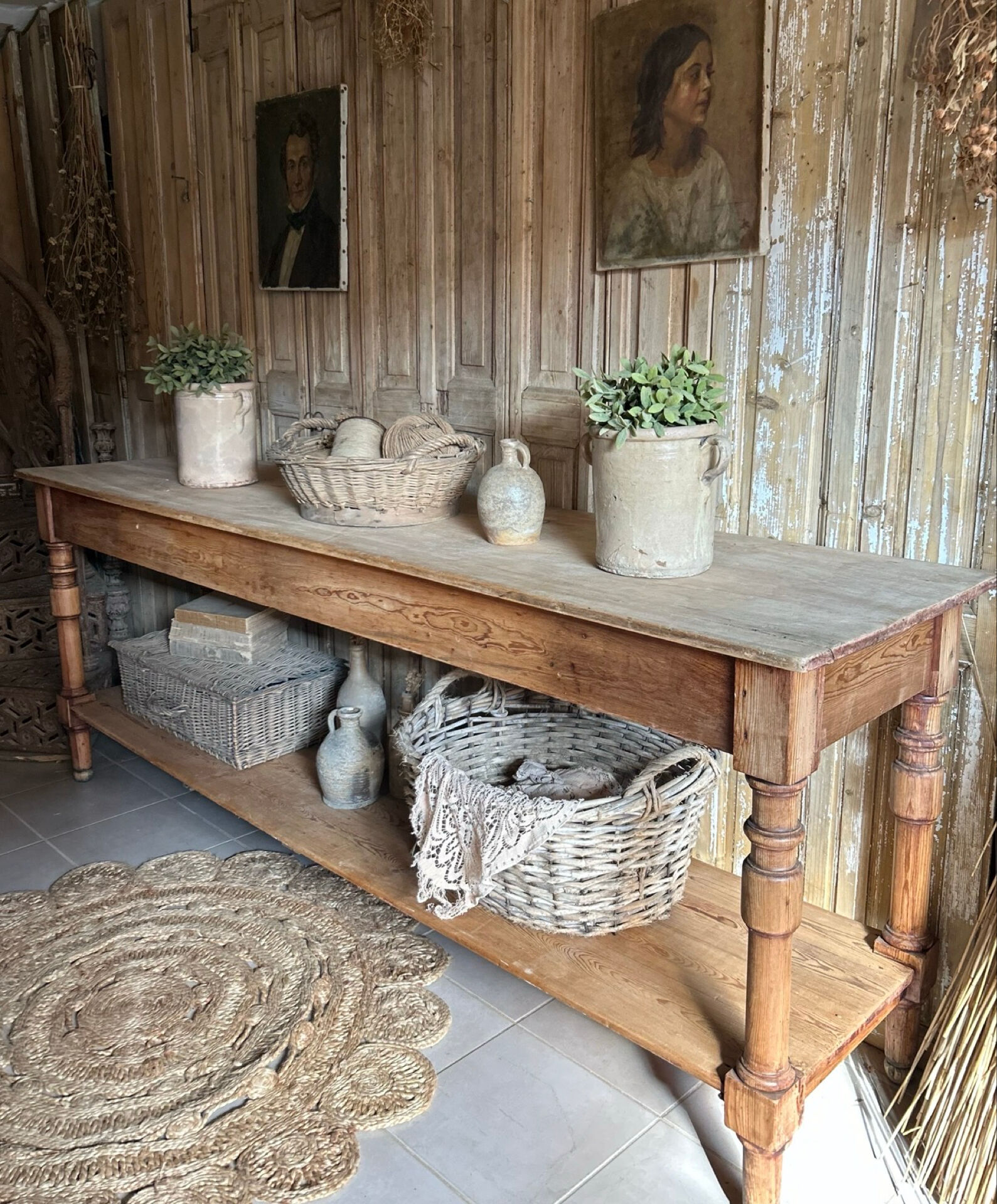 Old cloth merchant's table