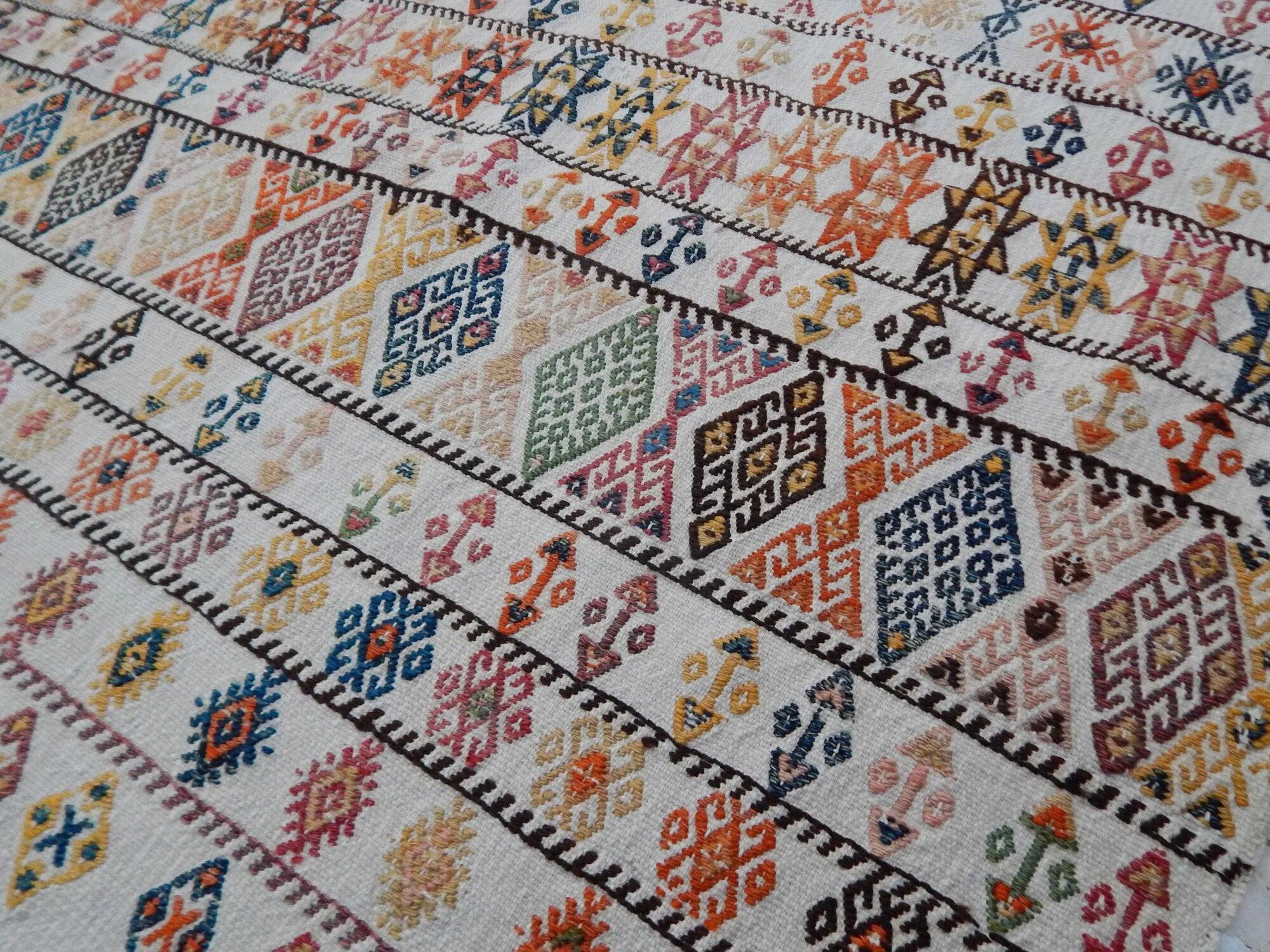 Vintage Turkish kilim, handwoven, 93x100 cm.