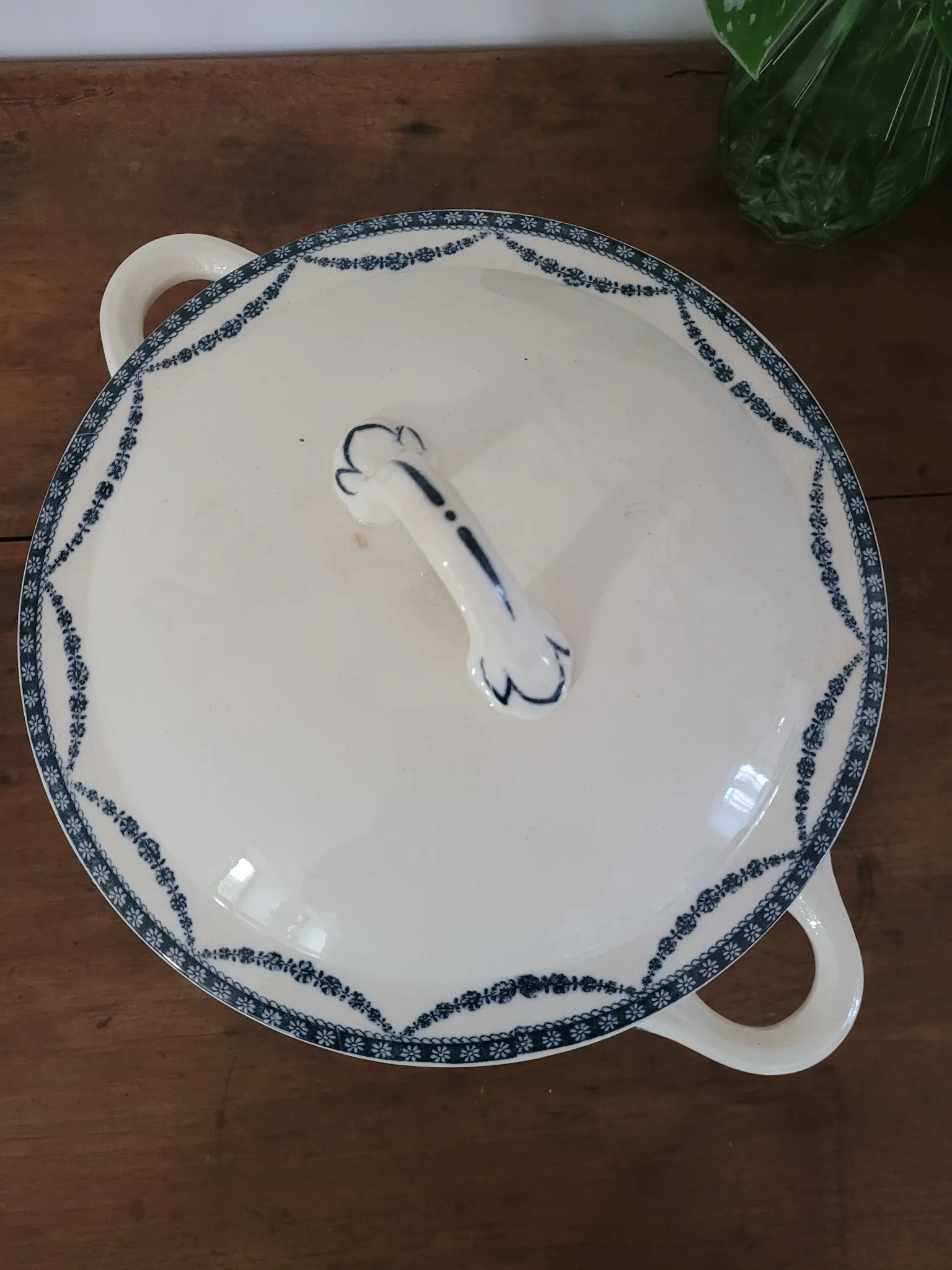 Ironstone soup tureen Vincennes Salins