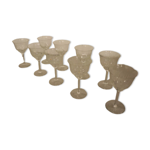 9 anciens verres à pied motif