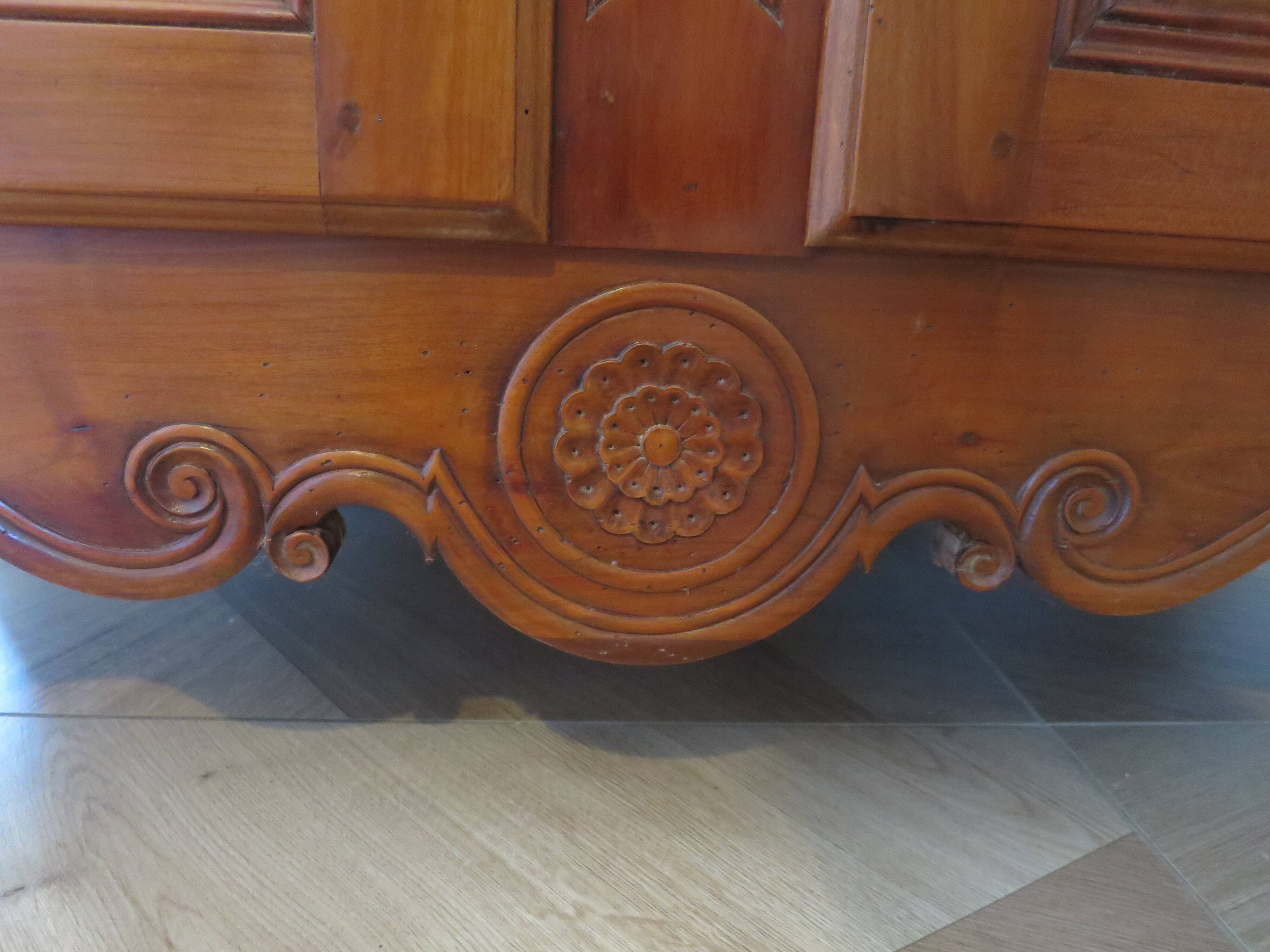 Rustic buffet Louis XV-Regency-jointed-massive wood-snail feet
