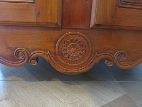 Buffet rustique-style Louis XV-Régence-chevillé-bois massif-pieds escargots